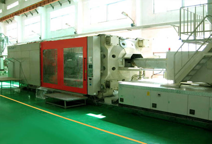 碧思特模具 大型注塑加工機台